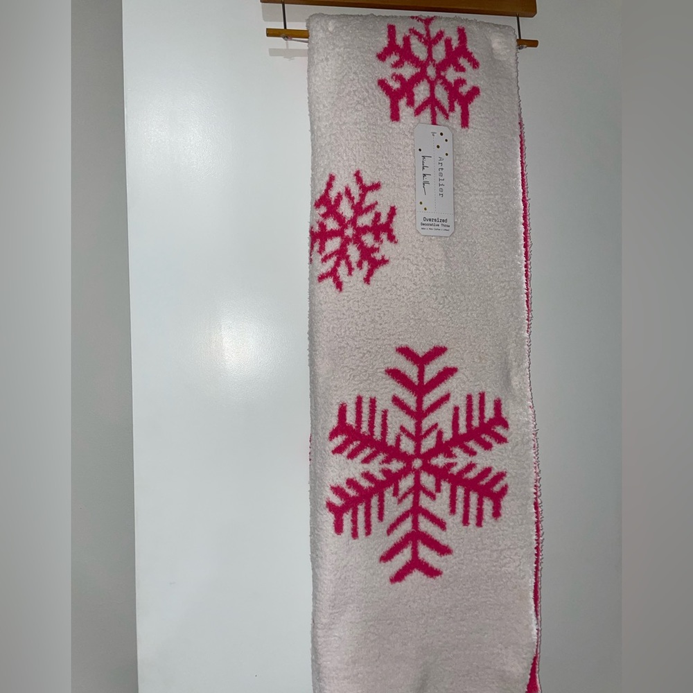 Viral hot pink reversible snowflake blanket